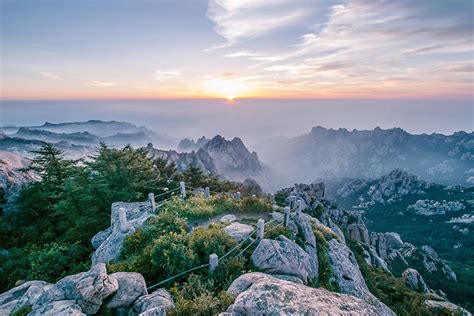 如何坐車去嶗山?嶗山不僅僅是一座名勝古蹟，更是一幅穿越古今的風景畫卷。